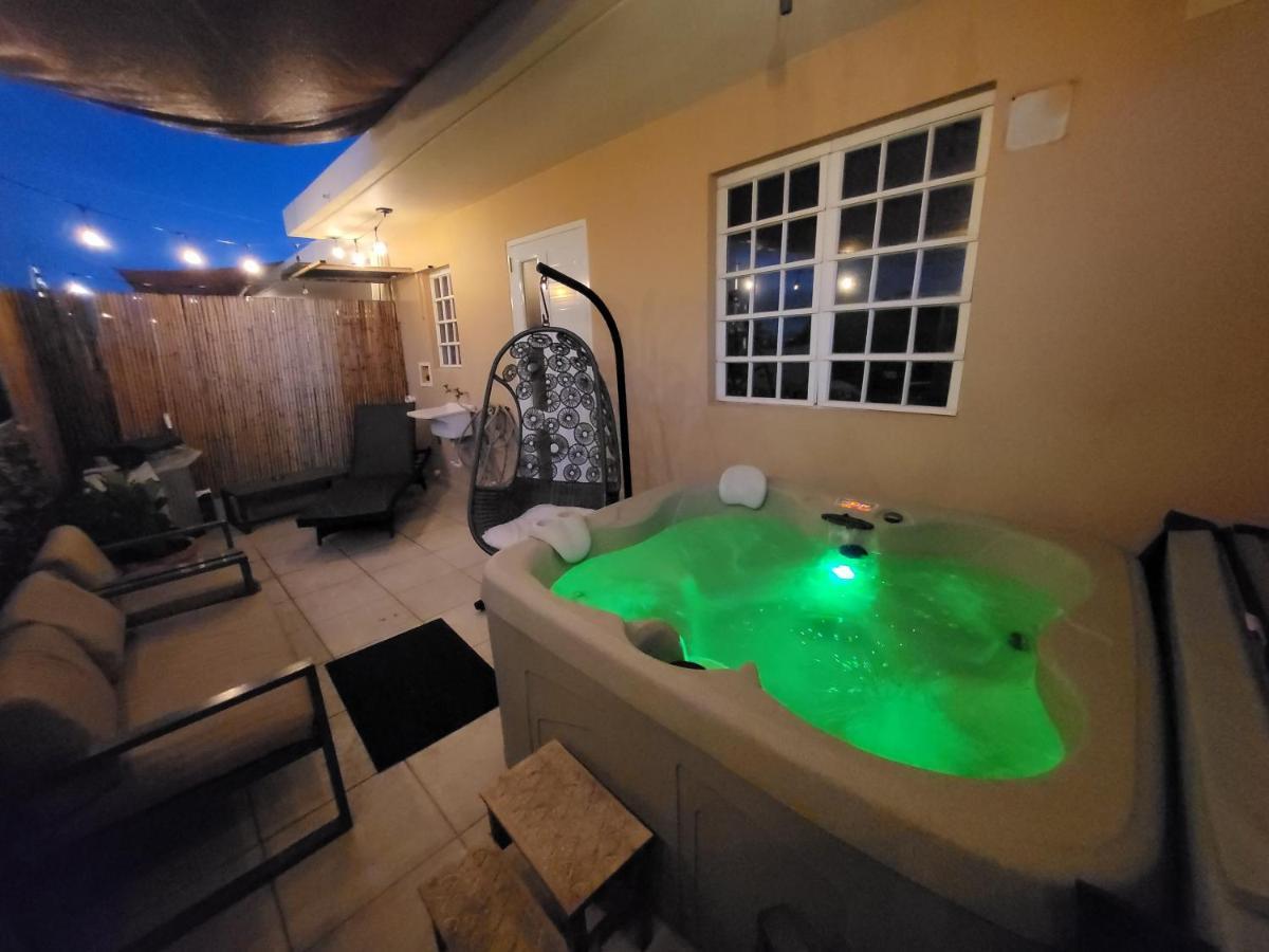 Private Jacuzzi Oasis With Mountain Views And Free Parking Lägenhet Ponce Exteriör bild